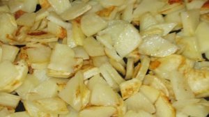 Жареные колбаски с картошкой