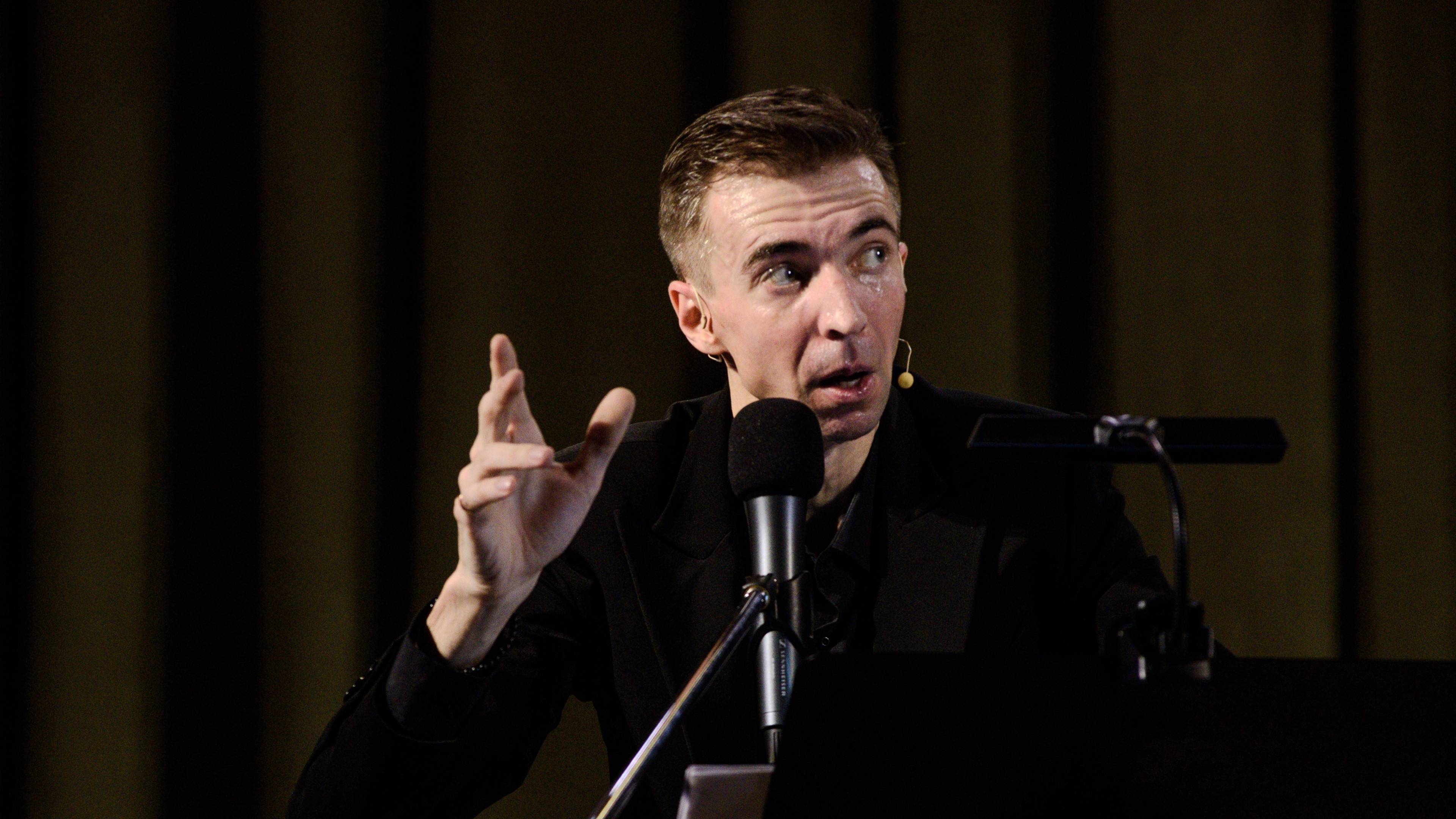 М. Булгаков - О. Ростовская Роковые яйца Вячеслав Шолохов / Алексей Моргунов / Оркестр Рахманинова смотреть онлайн