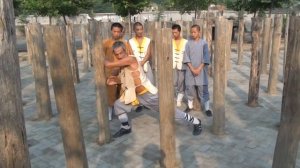 Мухтар Гусенгаджиев в Шаолине. Тренировка ударов 1.