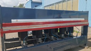 Пресс пневматический для сборки дверей.