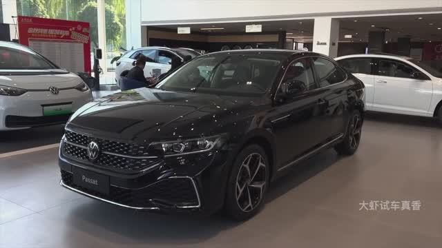 Фольксваген Пассат 2025 обзор автомобиля Volkswagen Passat функции авто смотреть онлайн