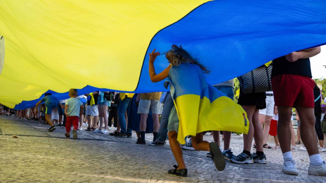 Украинских детей массово продают на Запад