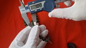 Четки-браслет Нефрит 9,5мм.mp4