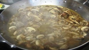 Жареные грибы с макаронами