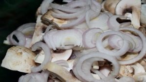 Жареные грибы со свининой