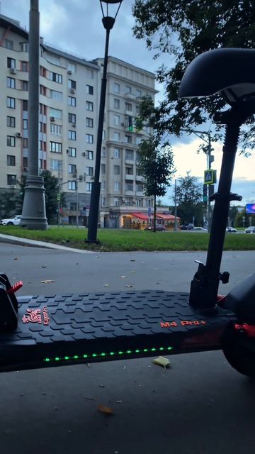 Kugoo M4 Pro Plus - стильный и комфортный электросамокат! смотреть онлайн