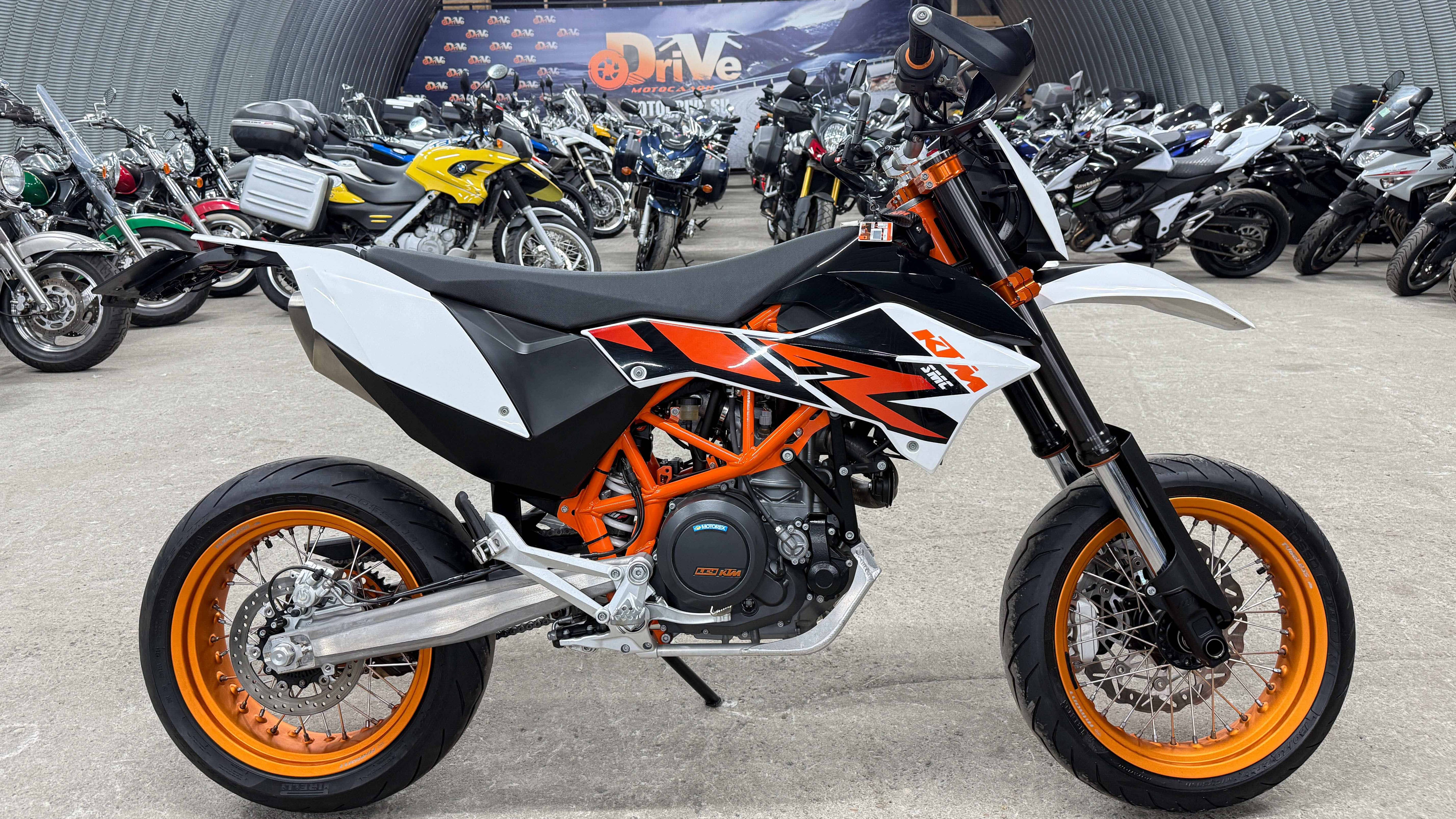 Обзор KTM 690 SMC R |В НАЛИЧИИ| смотреть онлайн