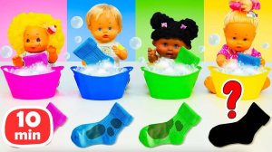Видео для детей. Стираем носочки и учимся нырять. Куклы, пупсы и игрушки для девочек