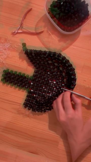 Расплетаю одну из своих сумок из бусин. 🥲 #сумкаизбусин #handmade #Busibum смотреть онлайн