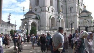 После праздничного богослужения, из Воронежа в Задонск вышел Митрофано-Тихоновский крестный ход