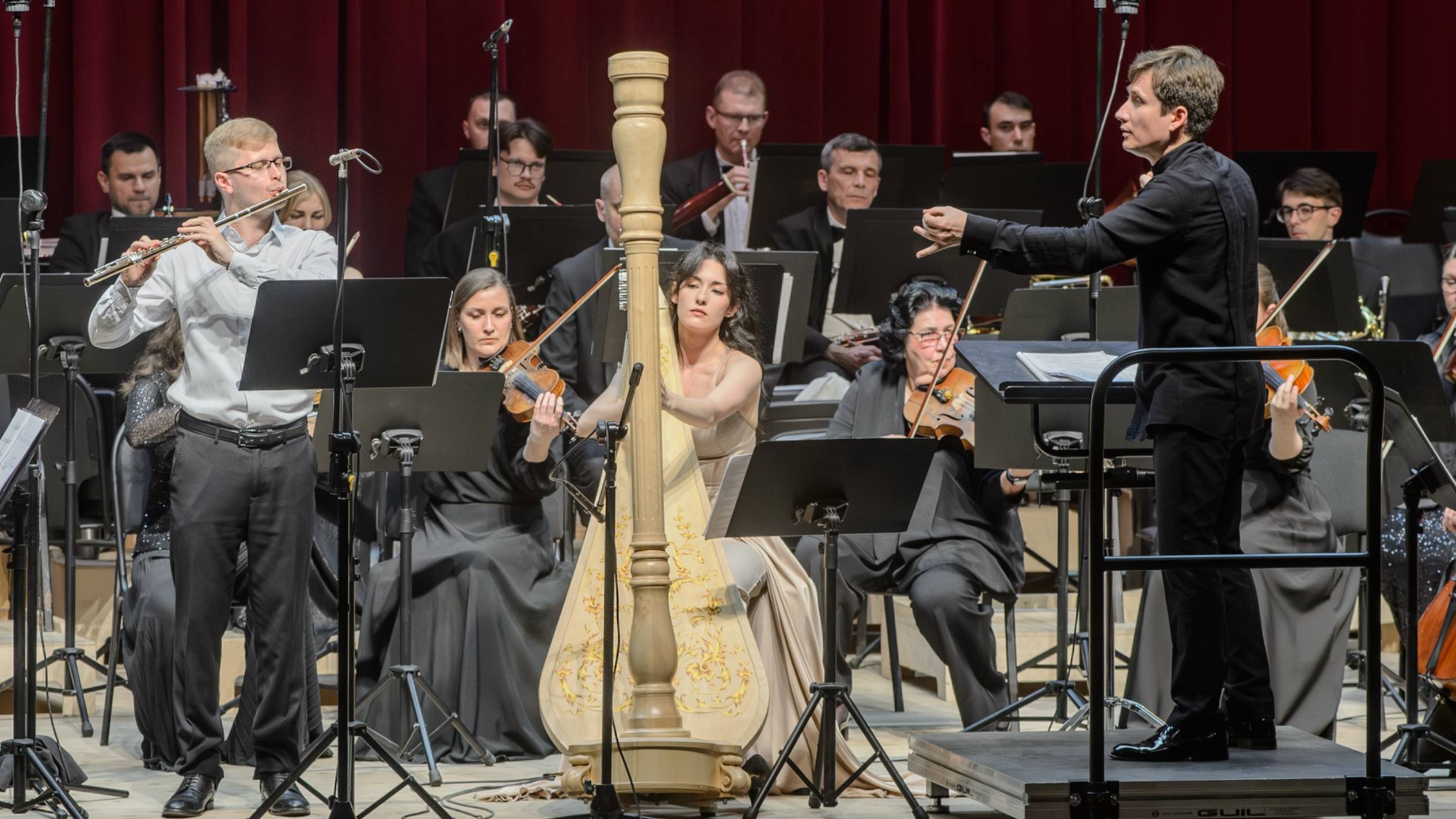 Э. Кипрский. Концерт для флейты и арфы с оркестром смотреть онлайн