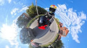 Мото прохват по городу на эффектах Insta360 X4. Крутим-вертим...
