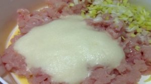 Фрикадельки под соусом в духовке