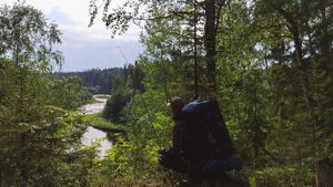 ОДИНОЧНЫЙ ПОХОД С НОЧЁВКОЙ В ГЛУШИ. Окунь на каждый заброс. Чем отпугнуть зверя в лесу?