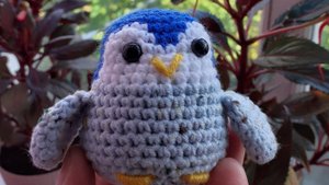 Игрушка пингвинчик , вяжем крючком , ч.2.
