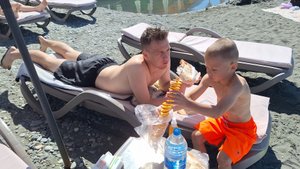 Адлер 16.08.2025г. /Пробуем экзотические фрукты /Отрываемся на дискотеке /Арендовали шезлонг