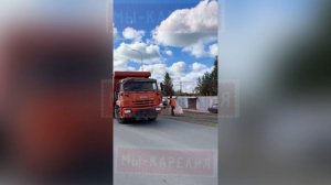 В Петрозаводске начали ремонт дороги на Комсомольском проспекте у гипермаркета «Лента».#wekarelia