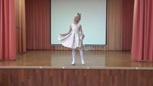 Набережнева Карина «Школьный вальс» (сл. и муз. Анны Куреляк) 2020