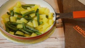 Фриттата с лососем, картофелем и стручковой фасолью