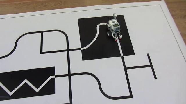 Движение по полосе EV3 Hello Robot смотреть онлайн