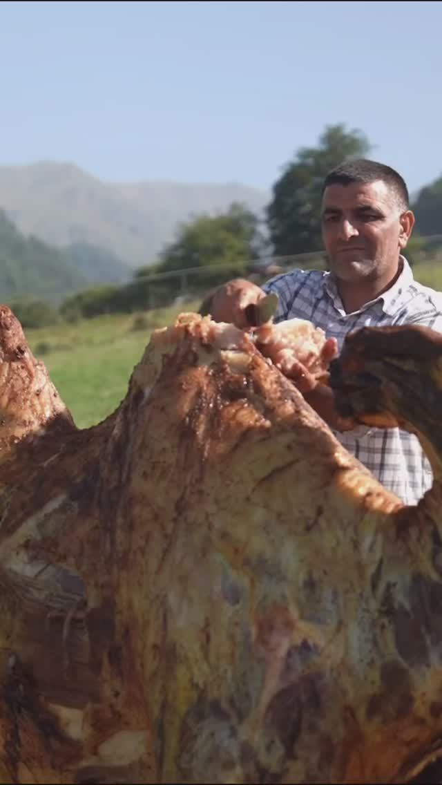 Верблюд, запеченный в тандыре смотреть онлайн