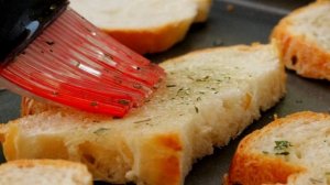 Чесночные крутоны