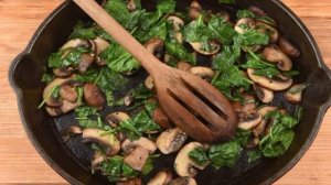 Фриттата с грибами и шпинатом