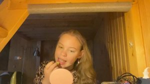 делаю половину макияжа только левой рукой, а другую только правой 7