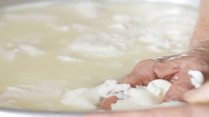 Домашний сыр из молока и уксуса