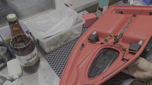 установка крышки.