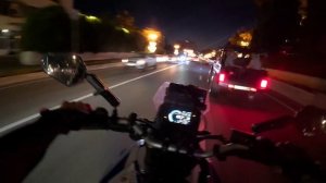 Suzuki V-STROM 800de город