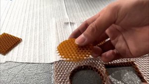 Плоттер X-Plot серии XP режет арамидные соты моторизованным V-Cut