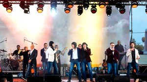 «Хор Турецкого» дал концерт под открытым небом в Сургуте