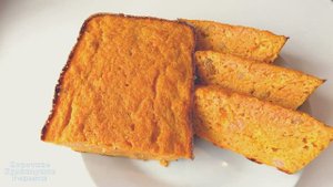 Морковная запеканка с изюмом и манкой приготовленная в духовке