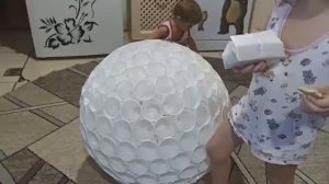 Снеговик своими руками из пластиковых стаканчиков