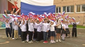 Дошкольники торжественно отпраздновали День Государственного флага