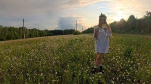 Поле ромашки и Даша