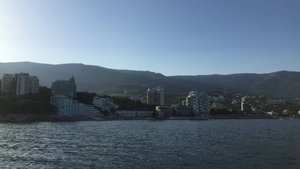 Вечер на берегу черного моря в Крыму. Поселок Утес. Отдых на море