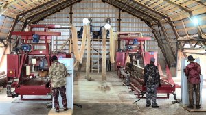 Продольно-распиловочные станки "БАРС 5" на производстве в с.Сива Пермского края.