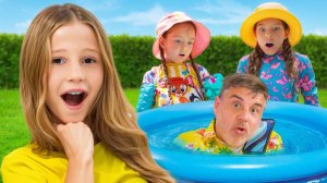 Папа Насти знакомит детей с правилами безопасности в бассейне