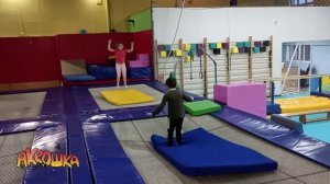 Проморолик На батутах