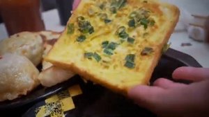 Потрясающая УЛИЧНАЯ Еда - Самых Популярных Уличных Блюд на ЗАВТРАК - Блинчики с ОМЛЕТОМ