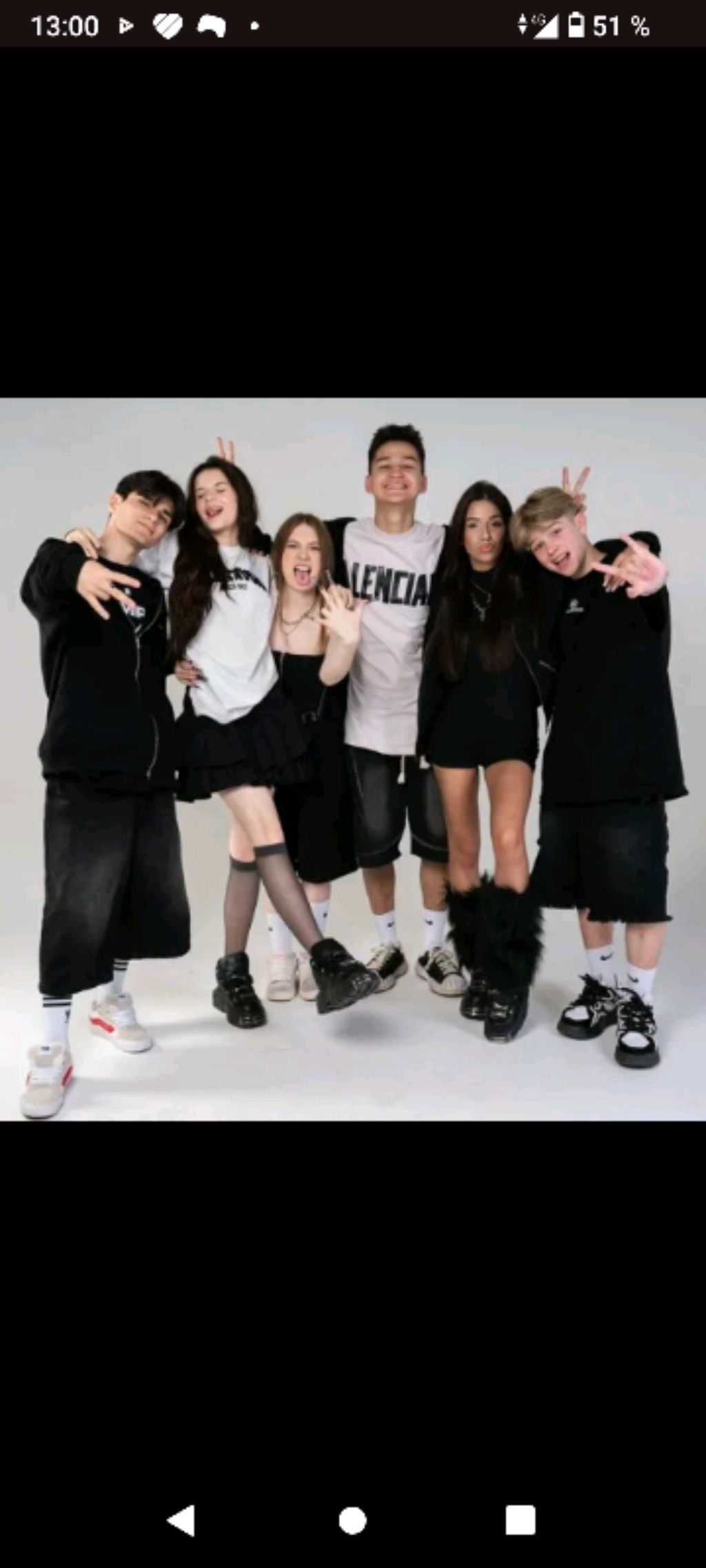 распаковка канцелярии в школу