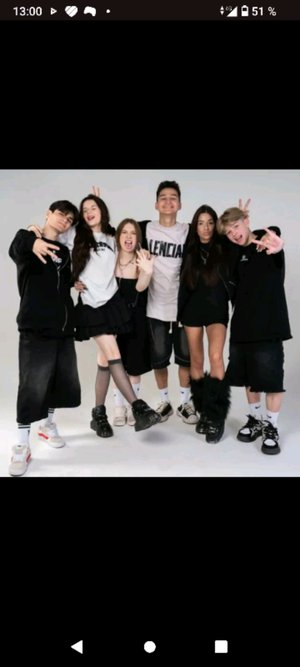 распаковка канцелярии в школу