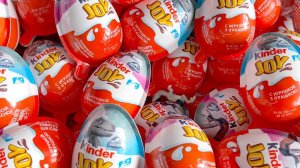 ОТКРЫВАЕМ КИНДЕРЫ! СМУРФИКИ ИГРУШКИ - STOP MOTION МУЛЬТ