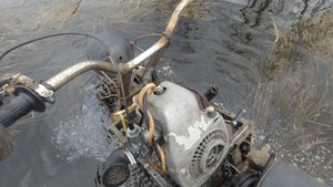 Утопил полноприводный мотоцикл в реке