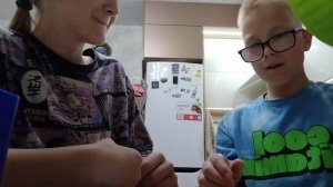 играем в игру укуси лизни ничего