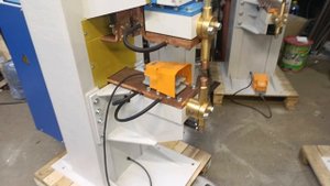 Машина точечной контактной сварки МТ-4224