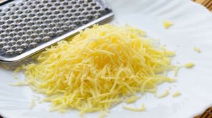 Грузинский салат с колбасой и помидорами