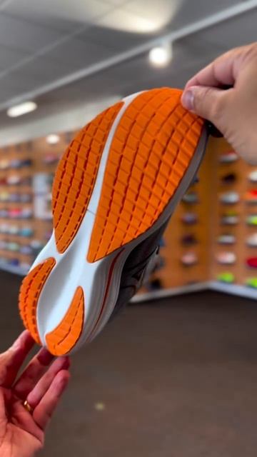 Спортивная модель Mizuno Wave Rider 29 смотреть онлайн